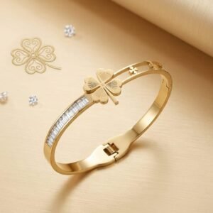 Elegant Gold Bracelet for Women with Black Round Design