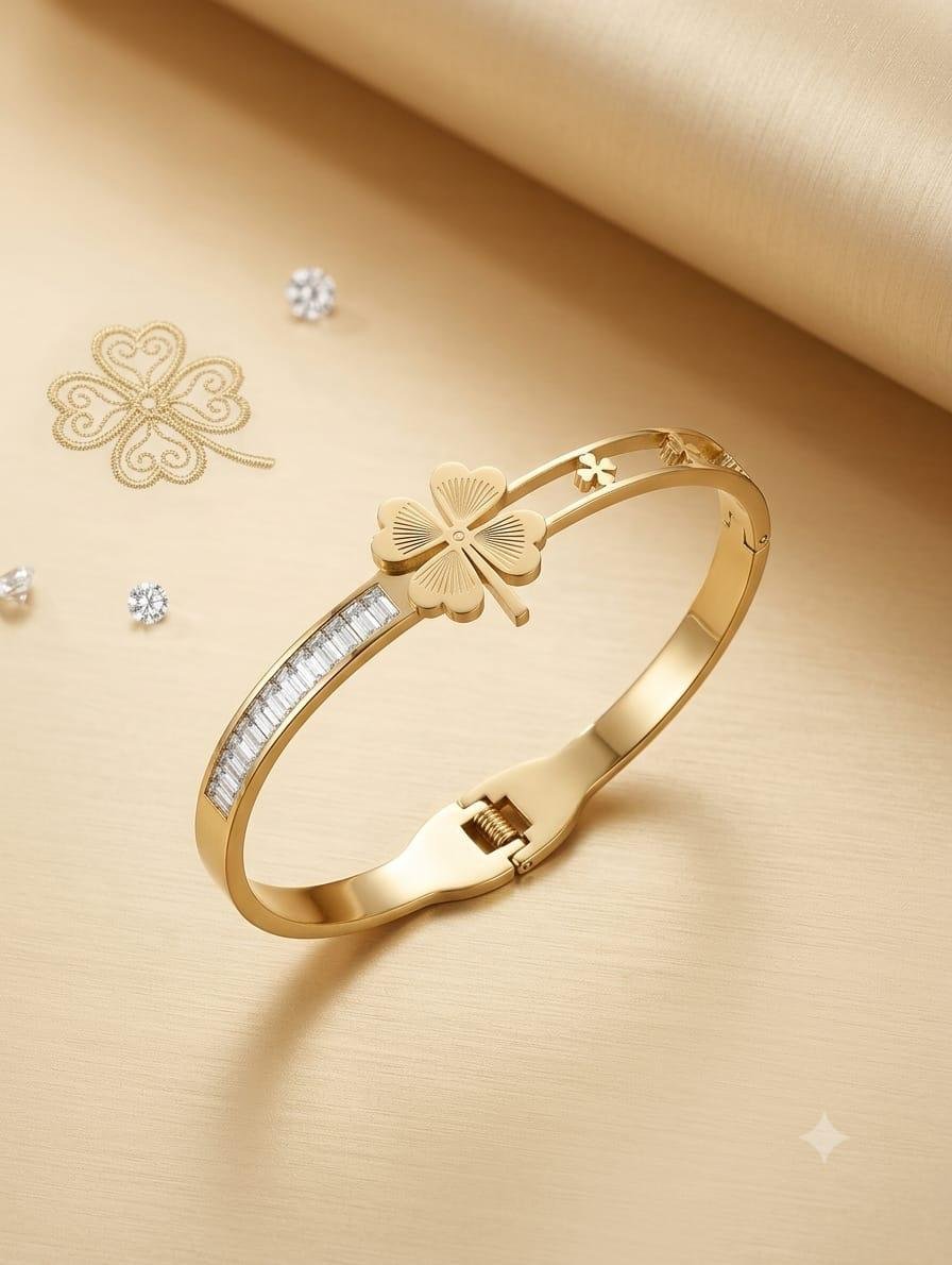 Elegant Gold Bracelet for Women with Black Round Design