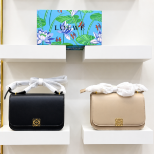 Elegant Beige Shoulder Bag for Women